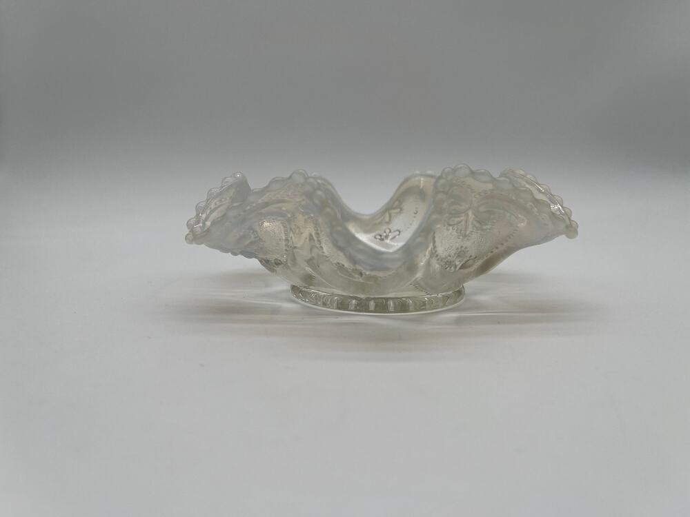 Dugan Clear White Opalescent Ruffled Scalloped Edge Jeweled Heart Berry Bowl